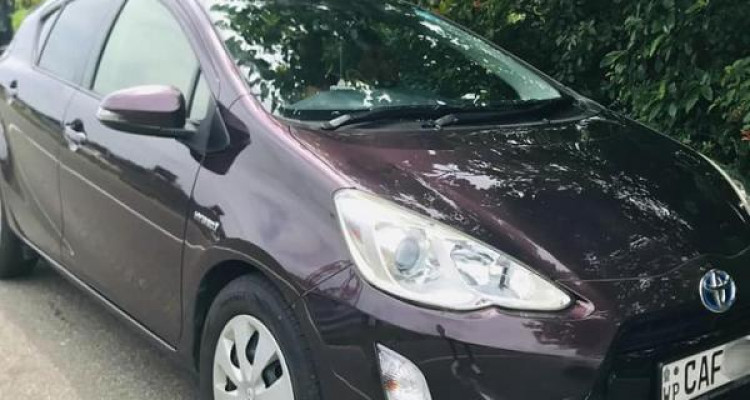 TOYOTA AQUA 2015
