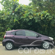 TOYOTA AQUA 2015
