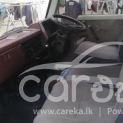 NISSAN CARAVAN 1985