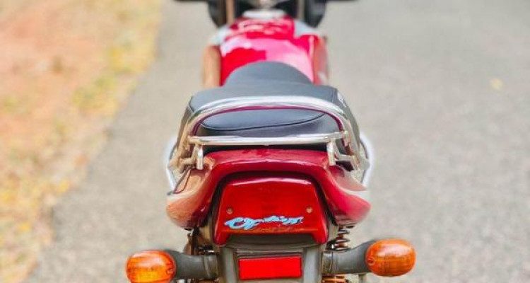 BAJAJ CT100 2010