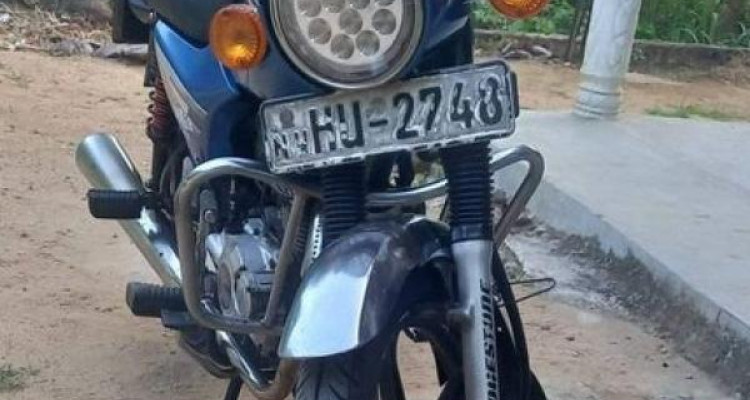 BAJAJ BOXER 2004