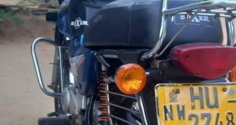 BAJAJ BOXER 2004
