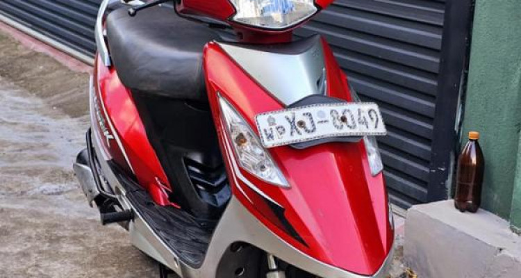 TVS SCOOTY STREAK 2012