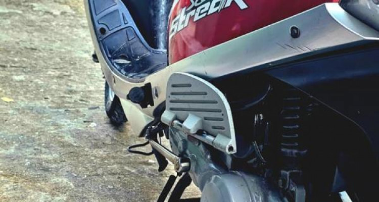 TVS SCOOTY STREAK 2012