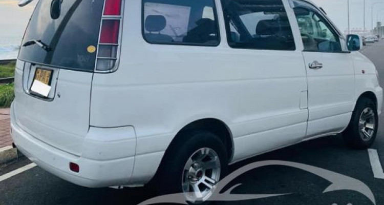 TOYOTA NOAH CR42 2001