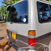 TOYOTA HIACE 1995