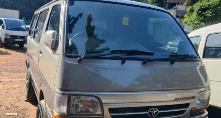 TOYOTA HIACE 1995