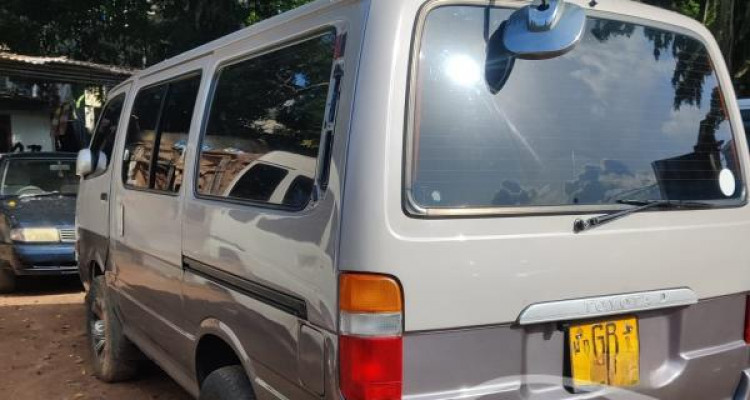 TOYOTA HIACE 1995