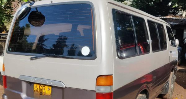 TOYOTA HIACE 1995