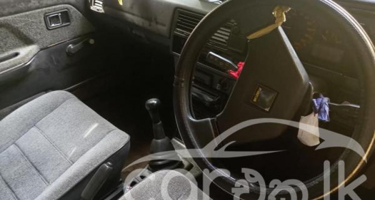 MAZDA 323 1988