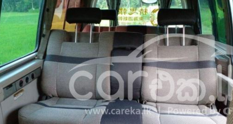 NISSAN VANETTE 2000