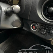 TOYOTA VITZ 2017