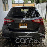 TOYOTA VITZ 2017