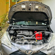 TOYOTA VITZ 2017
