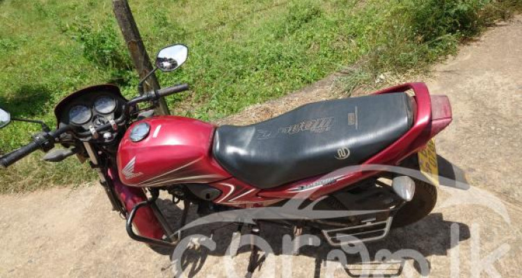 HONDA DREAM YUGA 2013