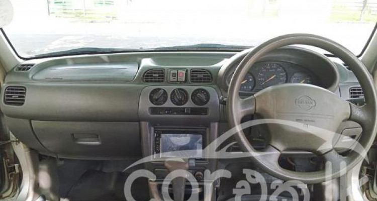 NISSAN MARCH 2000