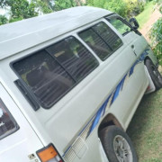 NISSAN CARAVAN 1990