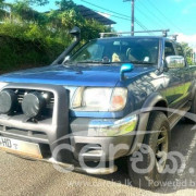 NISSAN D22 2000