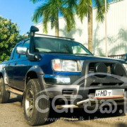 NISSAN D22 2000