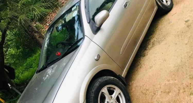NISSAN BLUEBIRD 2001