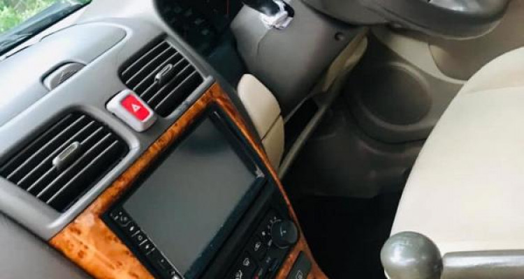 NISSAN BLUEBIRD 2001