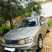 NISSAN BLUEBIRD 2001
