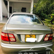 NISSAN BLUEBIRD 2001