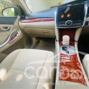 TOYOTA PREMIO 2014