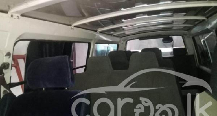 TOYOTA HIACE 1989