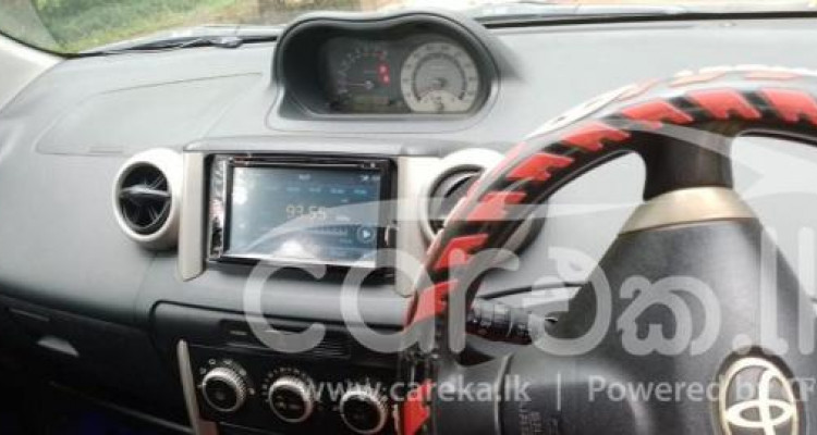 TOYOTA IST 2005