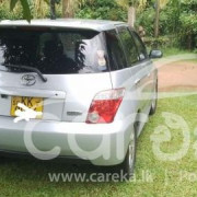 TOYOTA IST 2005