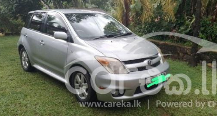 TOYOTA IST 2005