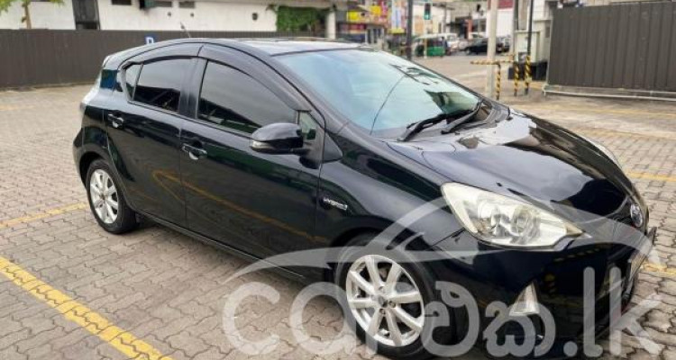 TOYOTA AQUA 2012