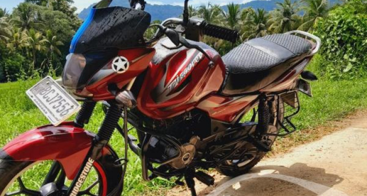 BAJAJ DISCOVER 2015 Careka.lk