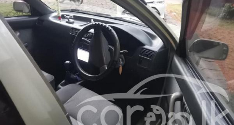 TOYOTA SOLUNA 2002