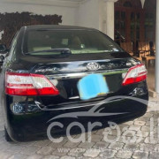 TOYOTA PREMIO 2012