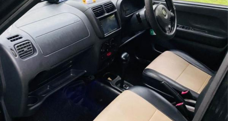 SUZUKI SWIFT 2004