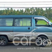 NISSAN LARGO 1993
