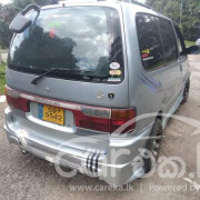 NISSAN SERENA 1992