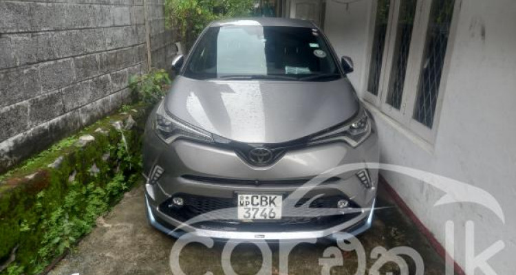 TOYOTA C-HR 2019