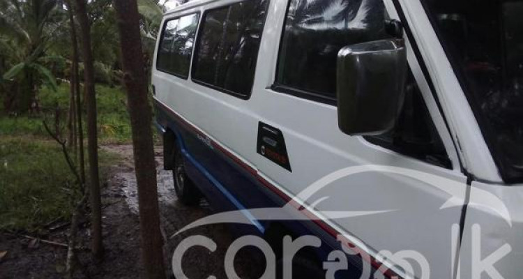 TOYOTA HIACE 1987