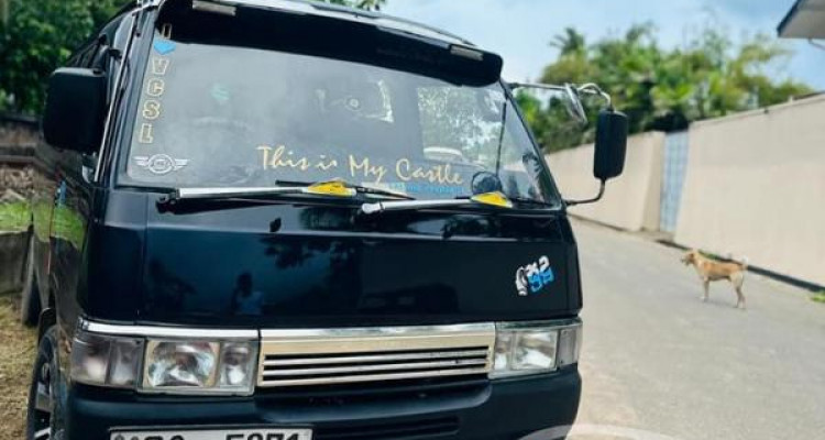 NISSAN CARAVAN 1993