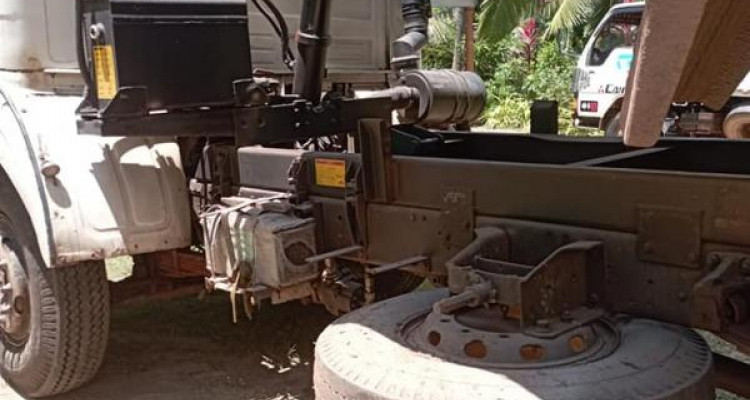 TATA TIPPER 2010