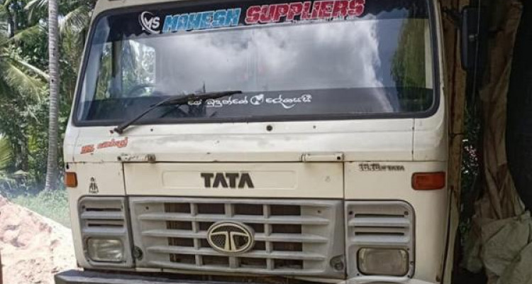 TATA TIPPER 2010