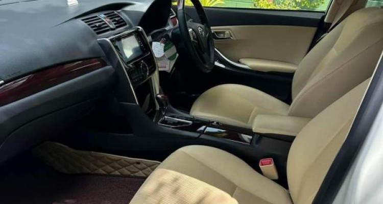 TOYOTA PREMIO 2020