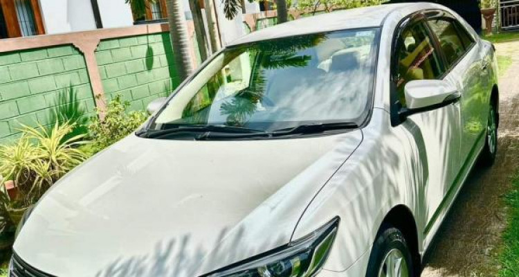 TOYOTA PREMIO 2020