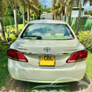 TOYOTA PREMIO 2020
