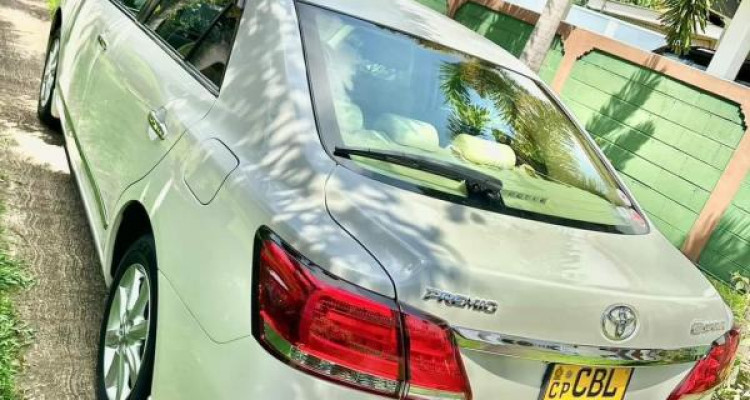 TOYOTA PREMIO 2020