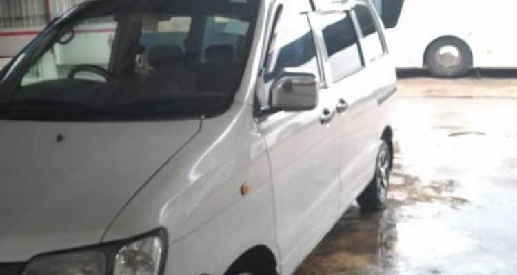 TOYOTA NOAH KR42 1999