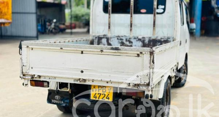 TOYOTA DYNA 2004